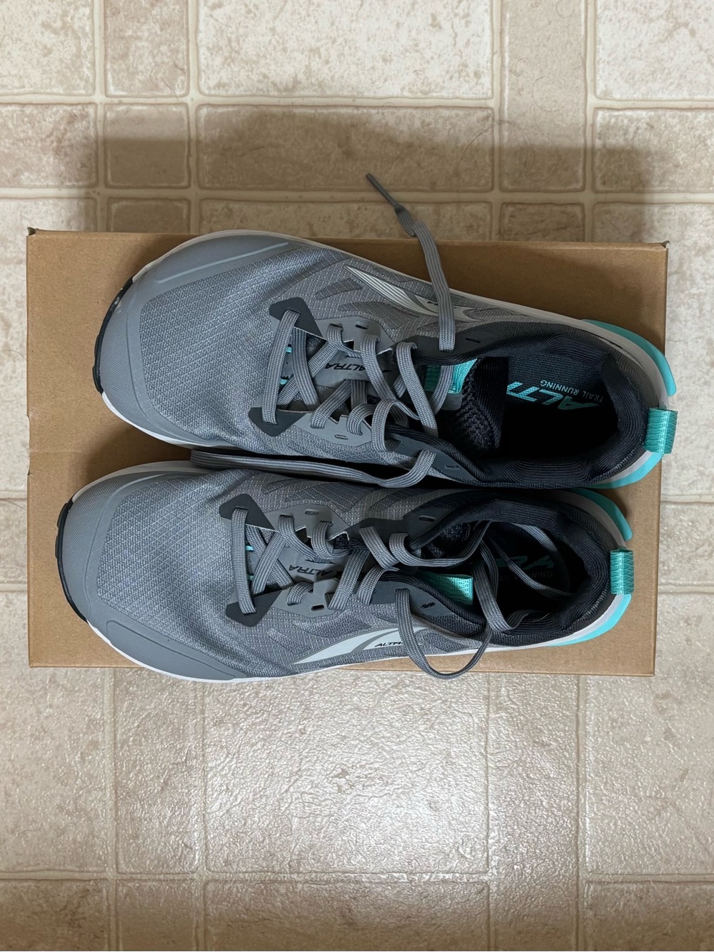 Altra Women’s Lone Peak 9 Trail Runner’s size 8 - Picture 10 of 12